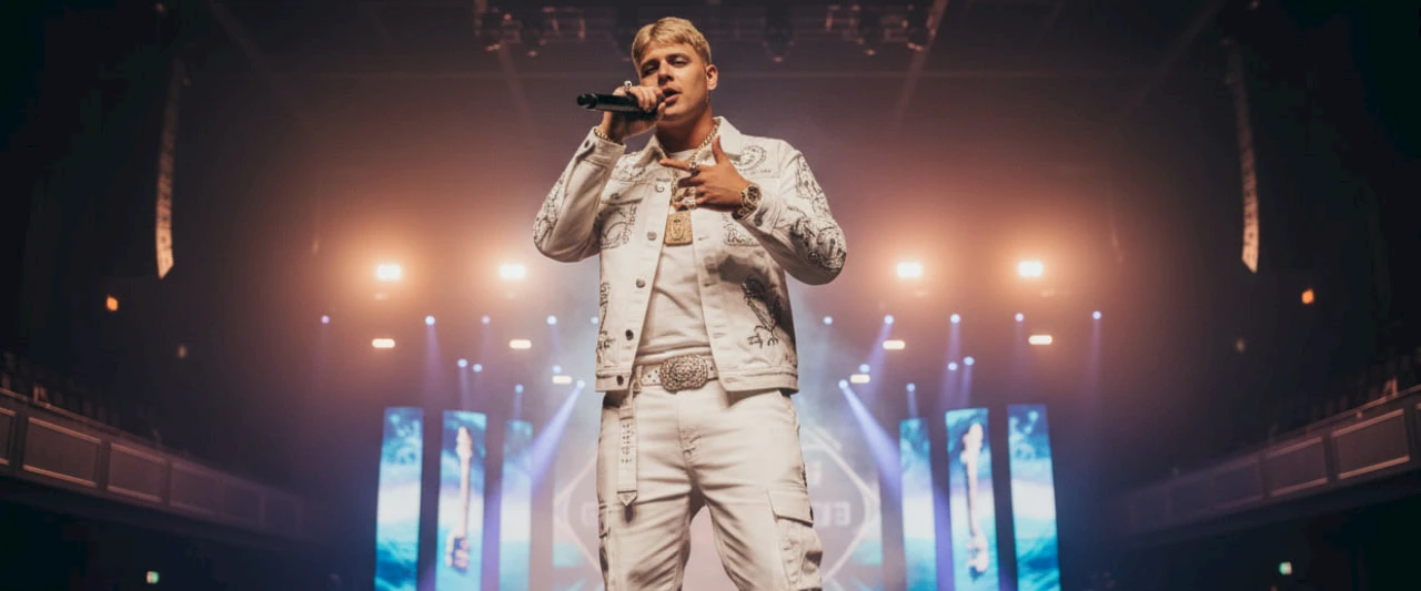 Есенин или рэпер?